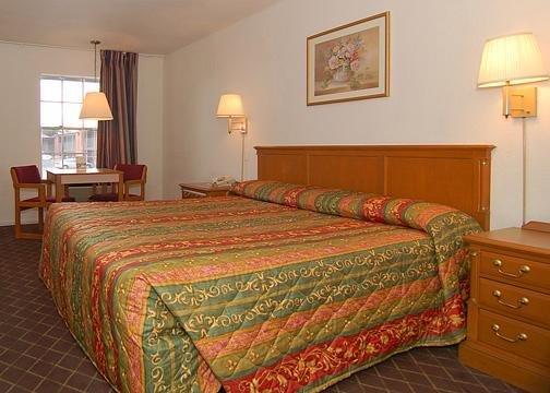 Econo Lodge Huntsville- University Area Екстериор снимка