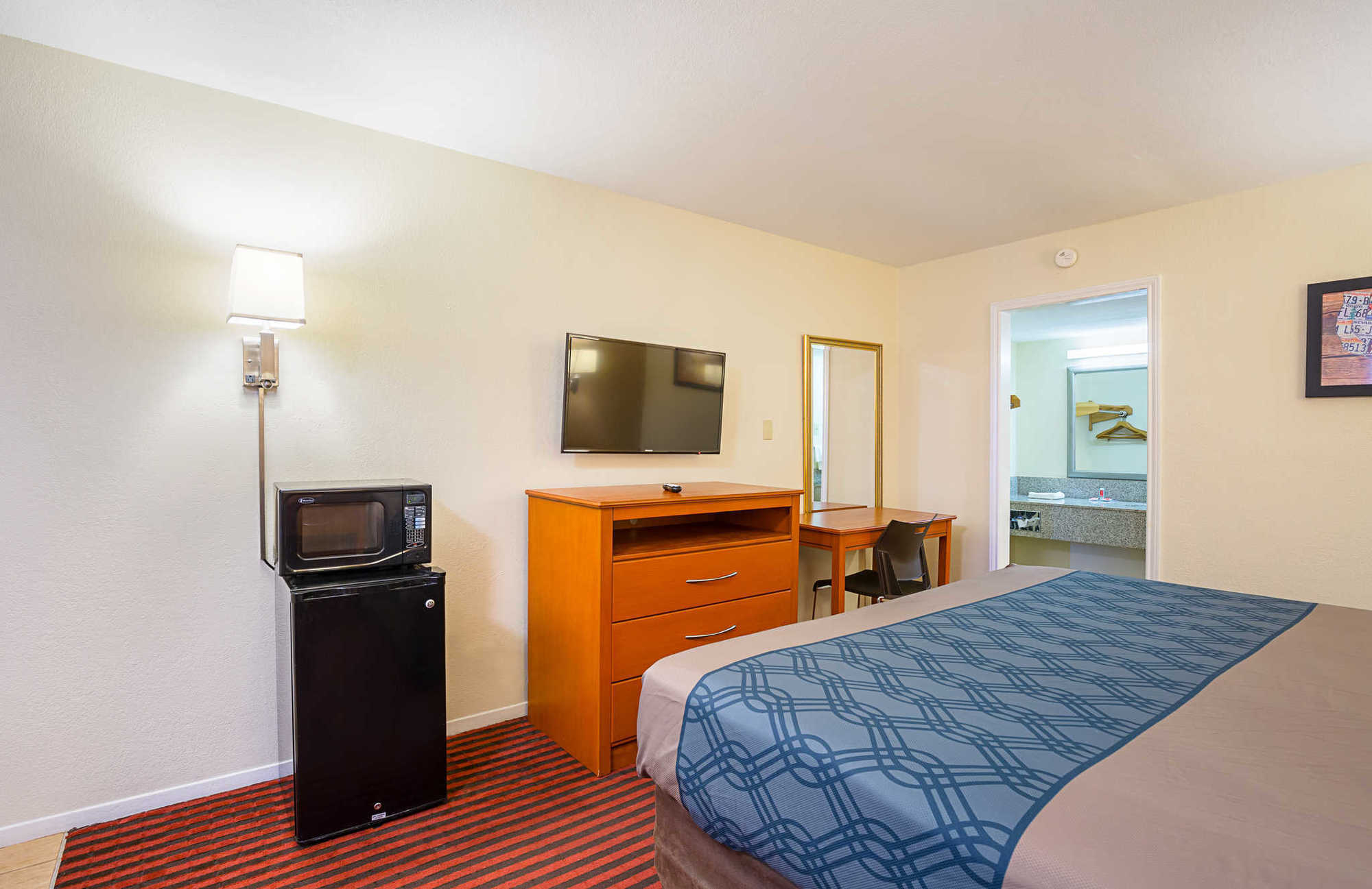 Econo Lodge Huntsville- University Area Стая снимка