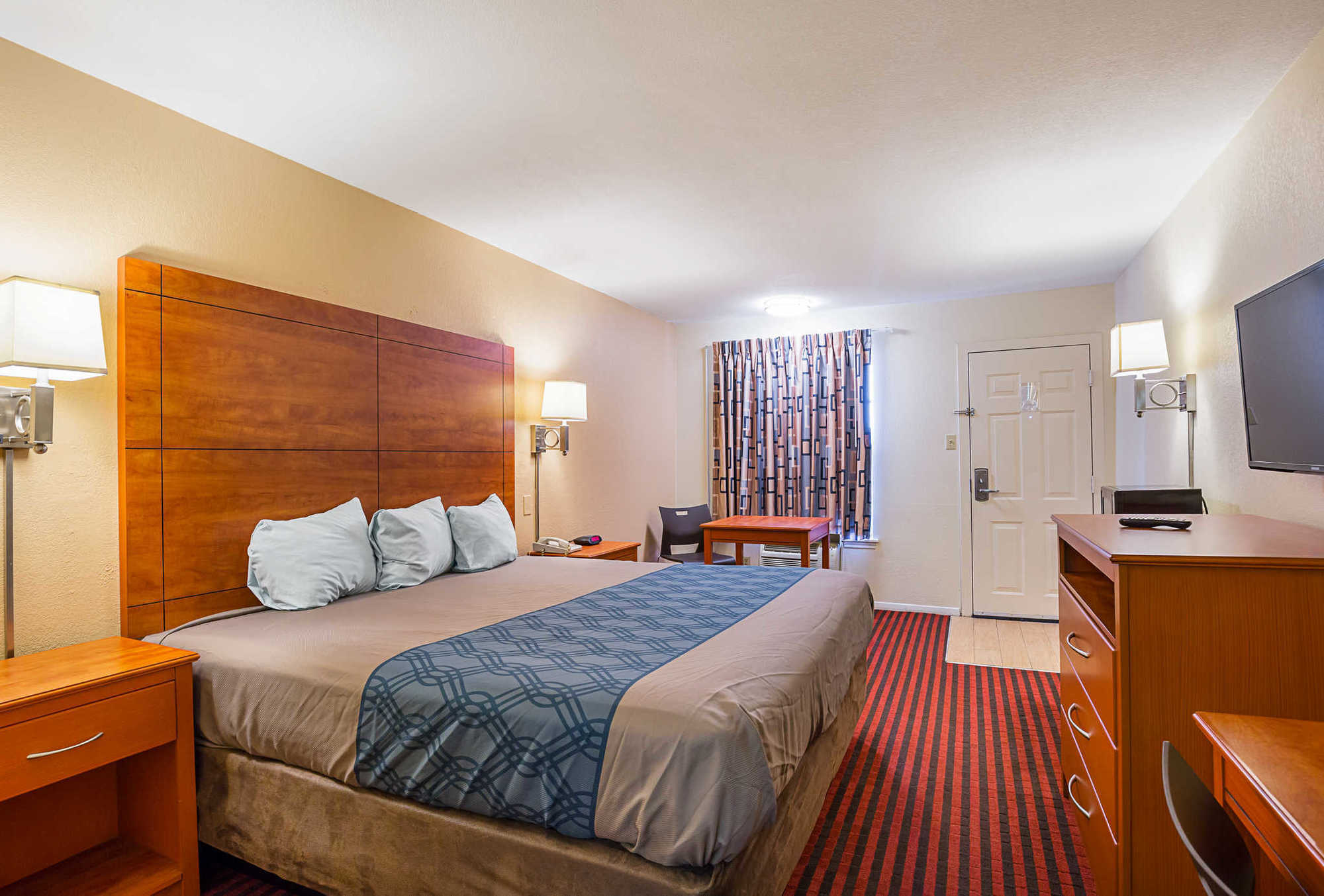 Econo Lodge Huntsville- University Area Стая снимка