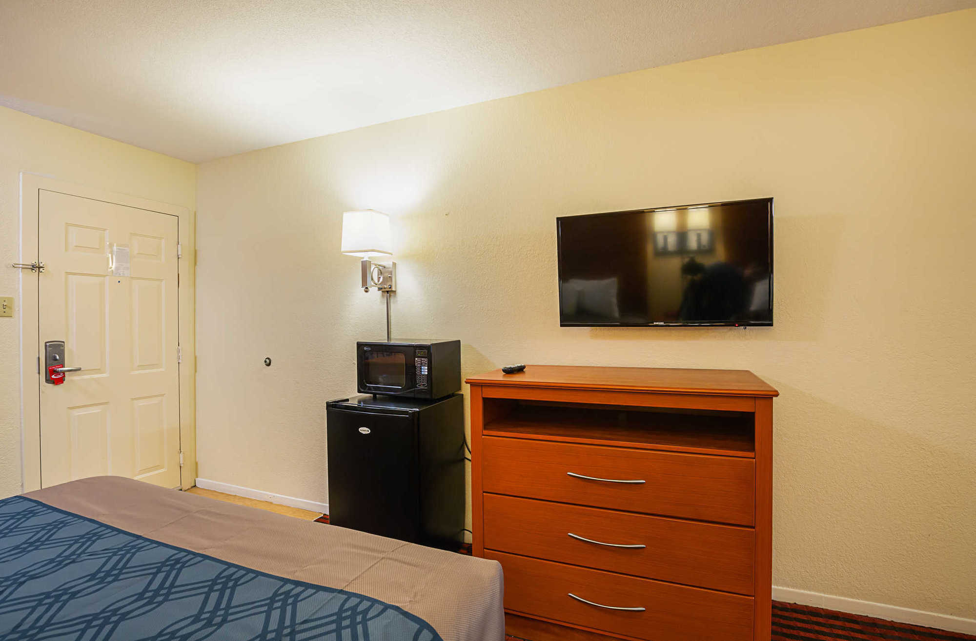 Econo Lodge Huntsville- University Area Стая снимка